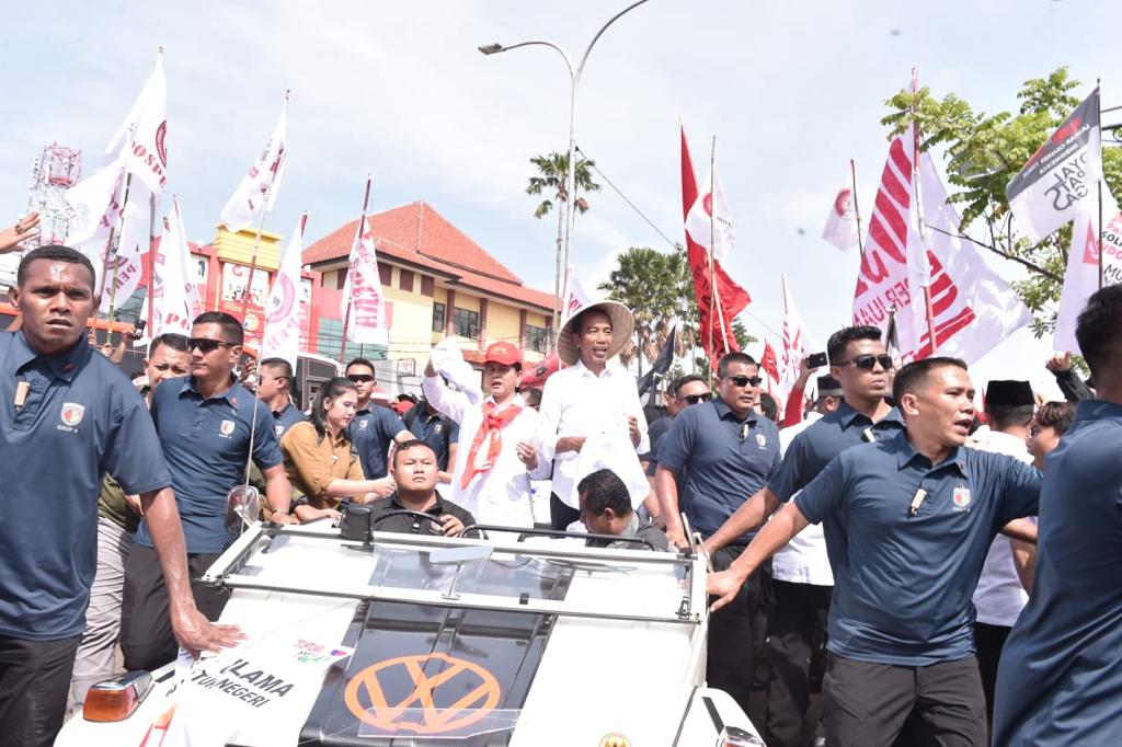 Capres nomor urut 01 menghadiri kampanye di Karawang, Jawa Barat, Selasa, 9 April 2019. (Foto: Istimewa)