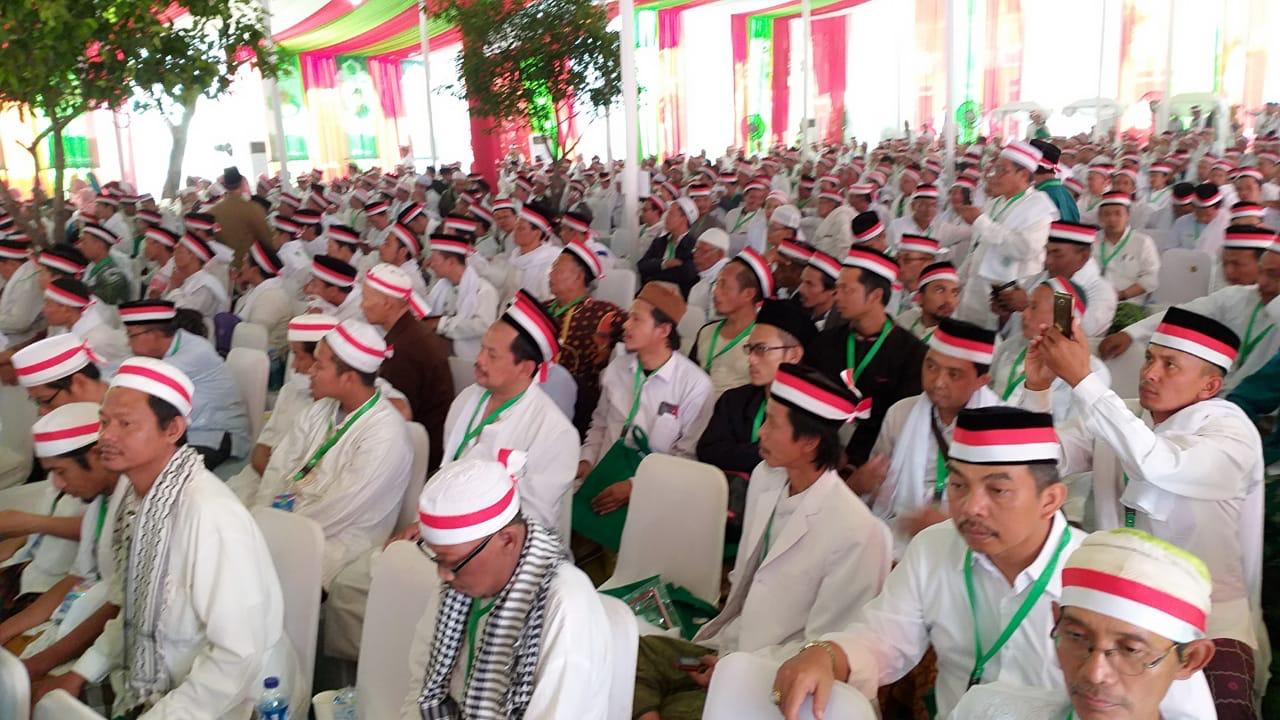 Para santri dan pengasuh pesantren dari Aceh hingga Papua datang memenuhi panggilan jihad yang digelar di Pondok Pesantren Assidiqiyah II, Batu Ceper, Kota Tangerang. (Foto: fathurohman taufik/ngopibareng.id)