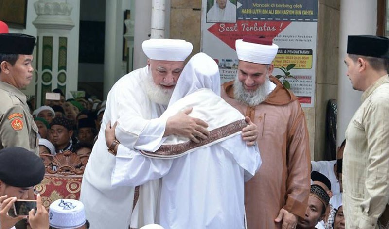 Habib Luthfi bin Yahya di Forum Sufi Dunia di Hotel Santika, Pekalongan, Jawa Tengah. (Foto: jatman for ngopibareng.id)