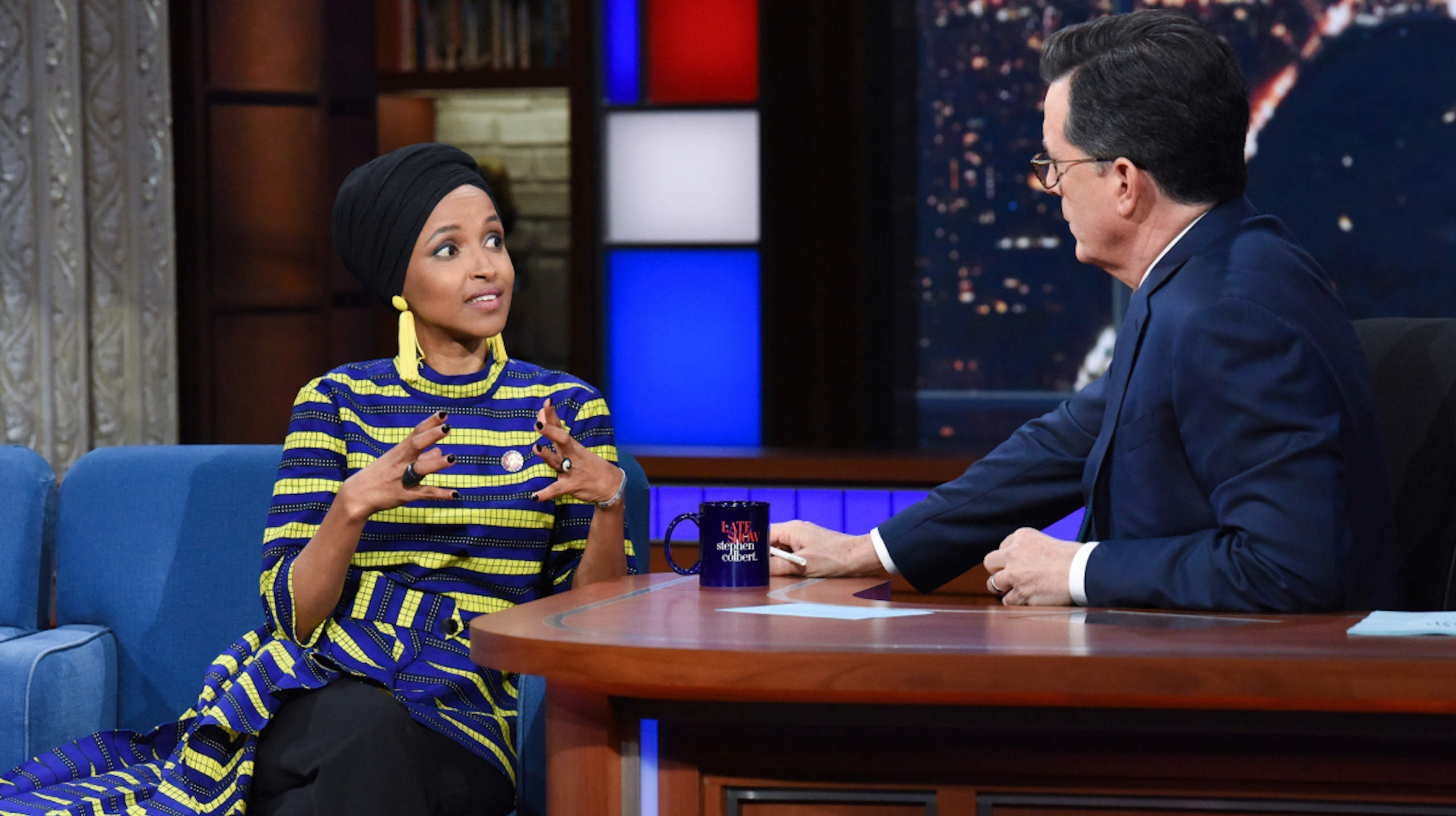 Anggota Kongres AS Ilhan Omar dan Fox Brian Kilmeade. (Foto: antara)