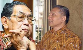 KH Abdurrahman Wahid (kiri) dan Amien Rais. (Foto: dok ngopibareng.id)