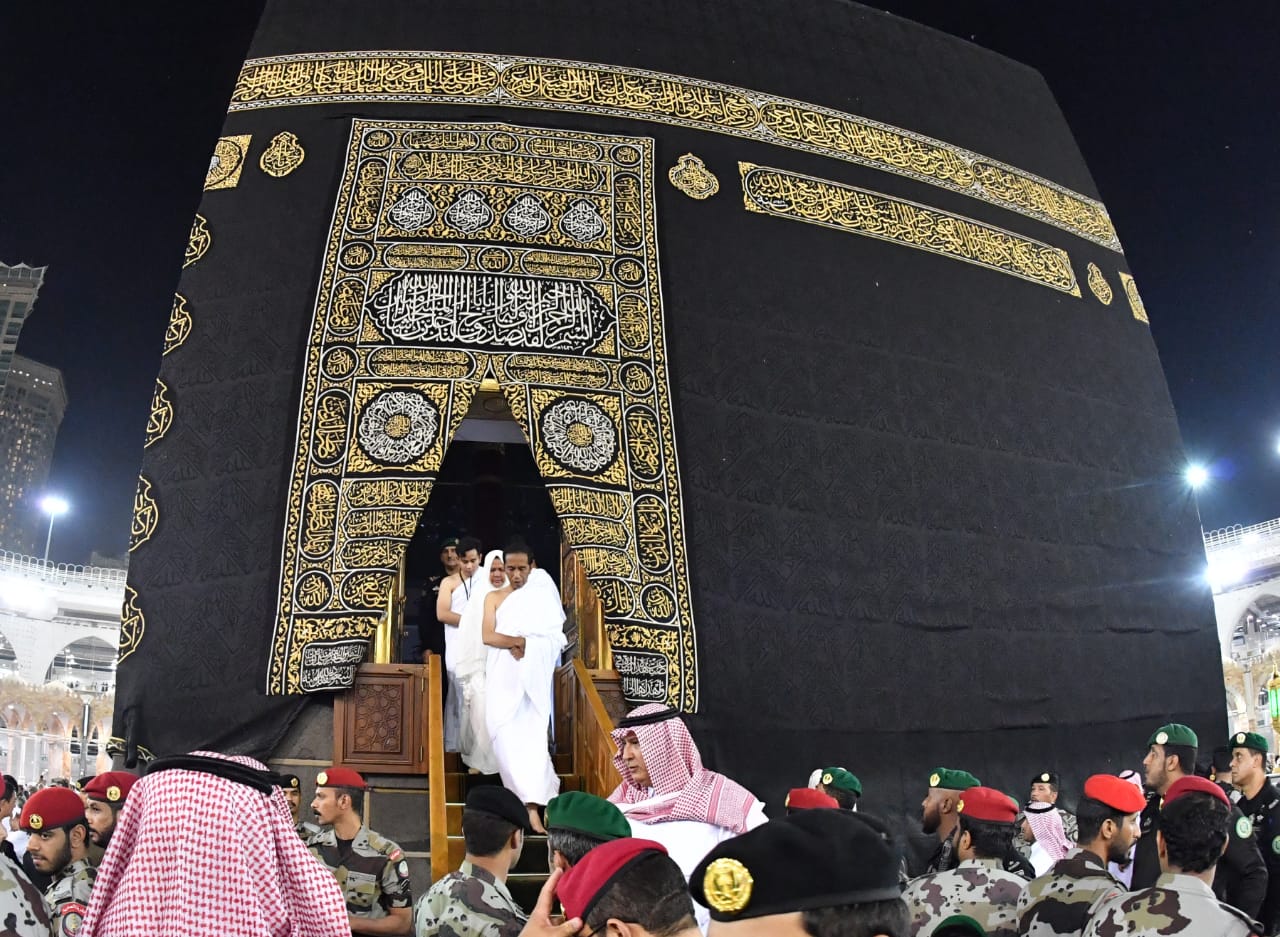 Presiden Jokowi mendapat kemudahan memasuki Kabah sebagai tamu Raja Salman. (Foto: Laily Rachev - Biro Pers Sekretariat Presiden)