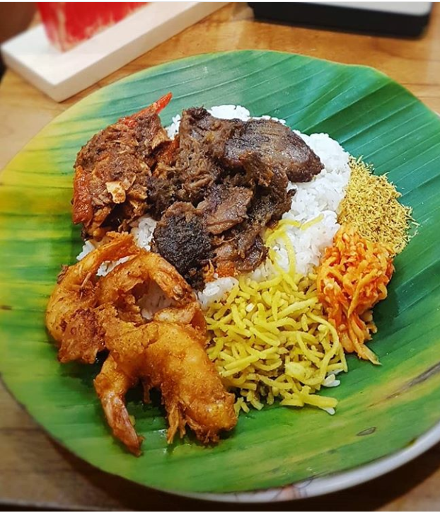Sego Suramadu, di Kalibutuh Surabaya. Cobalah, buk satu ini kueren abis. (Foto:Instagram Happy Suhadi)
