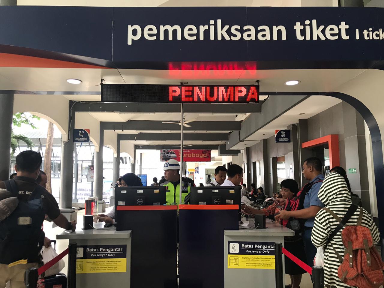 Suasana Stasiun Gubeng Surabaya (Foto: Istimewa)