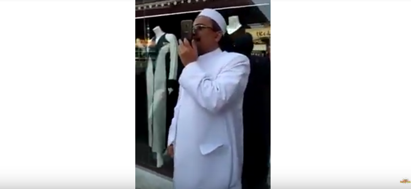 Habib Rizieq melalui sambungan telepon menyampaikan ucapan selamat kepada Prabowo. (Foto: youtube)