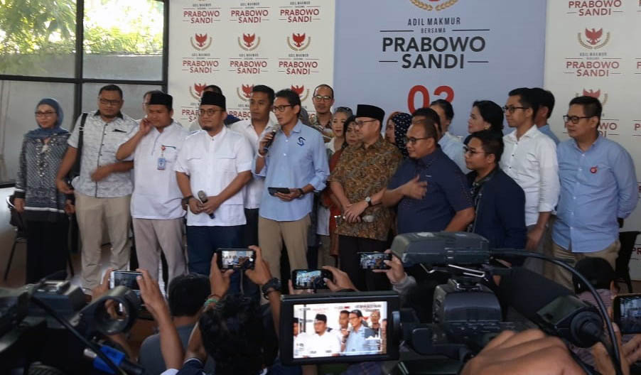 calon wakil presiden nomor urut 2, Sandiaga Uno saat memberikan keterangan pers di Media Center Prabowo-Sandi, Jalan Sriwijaya, Kebayoran Baru, Jakarta Selatan, Senin, 22 April 2019. (Foto: Asmanu/ngopibareng.id)