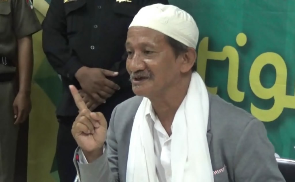 Pengasuh Pondok Pesantren Bumi Shalawat Sidoarjo KH Agoes Ali Masyhuri (Gus Ali)