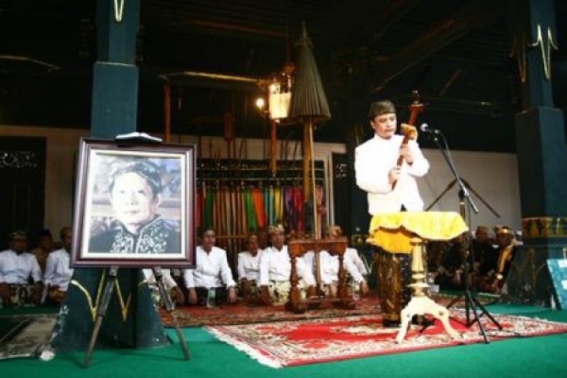 Sultan Sepuh XIV Keraton Kasepuhan Cirebon, Jawa Barat, PRA Arief Natadiningrat. (Foto: dok/antara)