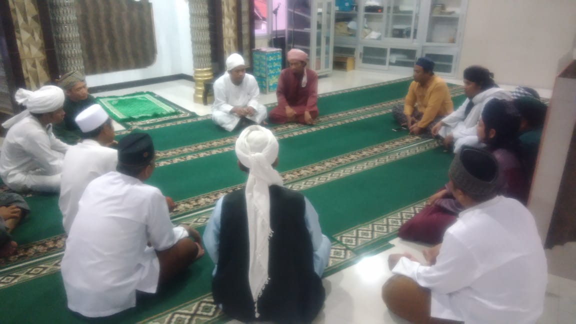 Jamaah Tablig waktu berdakwah mushollah Assalam Kebun Jeruk Jakarta Barat. Sempat ditolak. (Foto: Asmanu/ngopibareng.id)