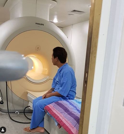Pablo Benua saat akan melakukan MRI di sebuah rumah sakit.