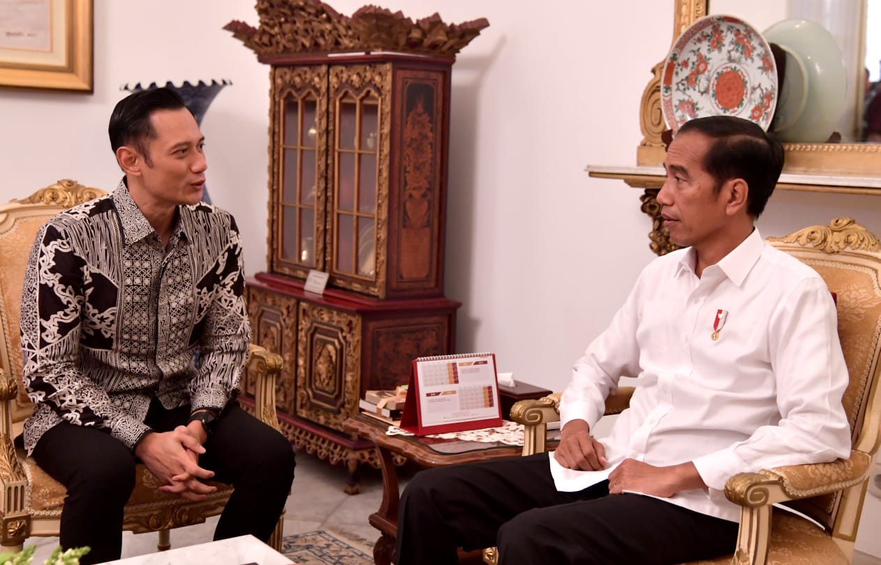 Presiden Jokowi bertemu Agus Harimurti  Yudoyono di Istana Merdeka, Kamis 2 Mei 2019. ( Foto: Biro Pers Setepres)