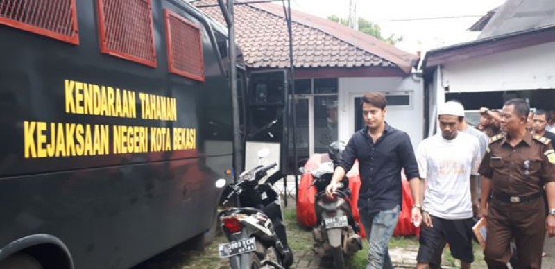 Terkait kasus hukumnya, Kriss Hatta sudah mengajukan nota keberatan atau eksepsi.