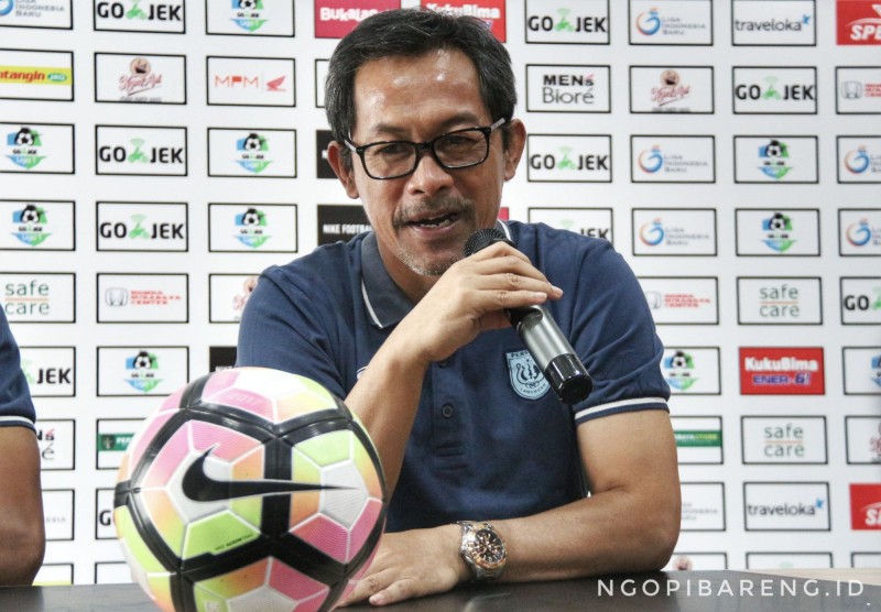 Pelatih Persela Lamongan, Aji Santoso. (foto: Haris/ngopibareng.id)