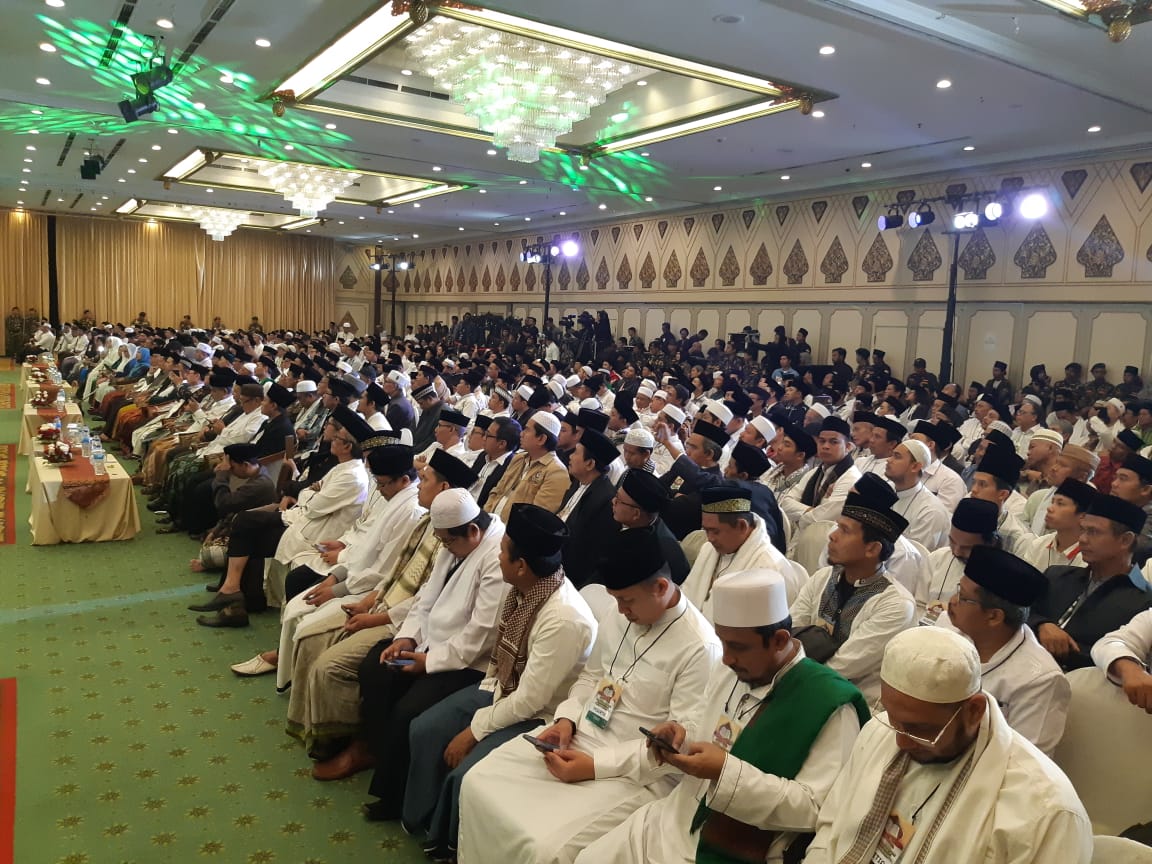 Multaqo Alim-Ulama, Habaib, Dan Cendekiawan Muslim seluruh Indonesia di Ball Room Hotel Kartika Chandra Jakarta Selatan. (Foto: nu for ngopibareng.id)