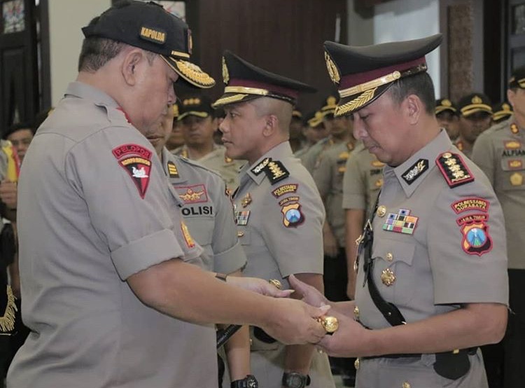 (Sertijab Kapolrestabes Surabaya yang dari Kombes Pol Sandi Nugraha di Polda Jatim, Selasa, 7 Mei 2019. (Foto: Humas Polrestabes Surabaya)