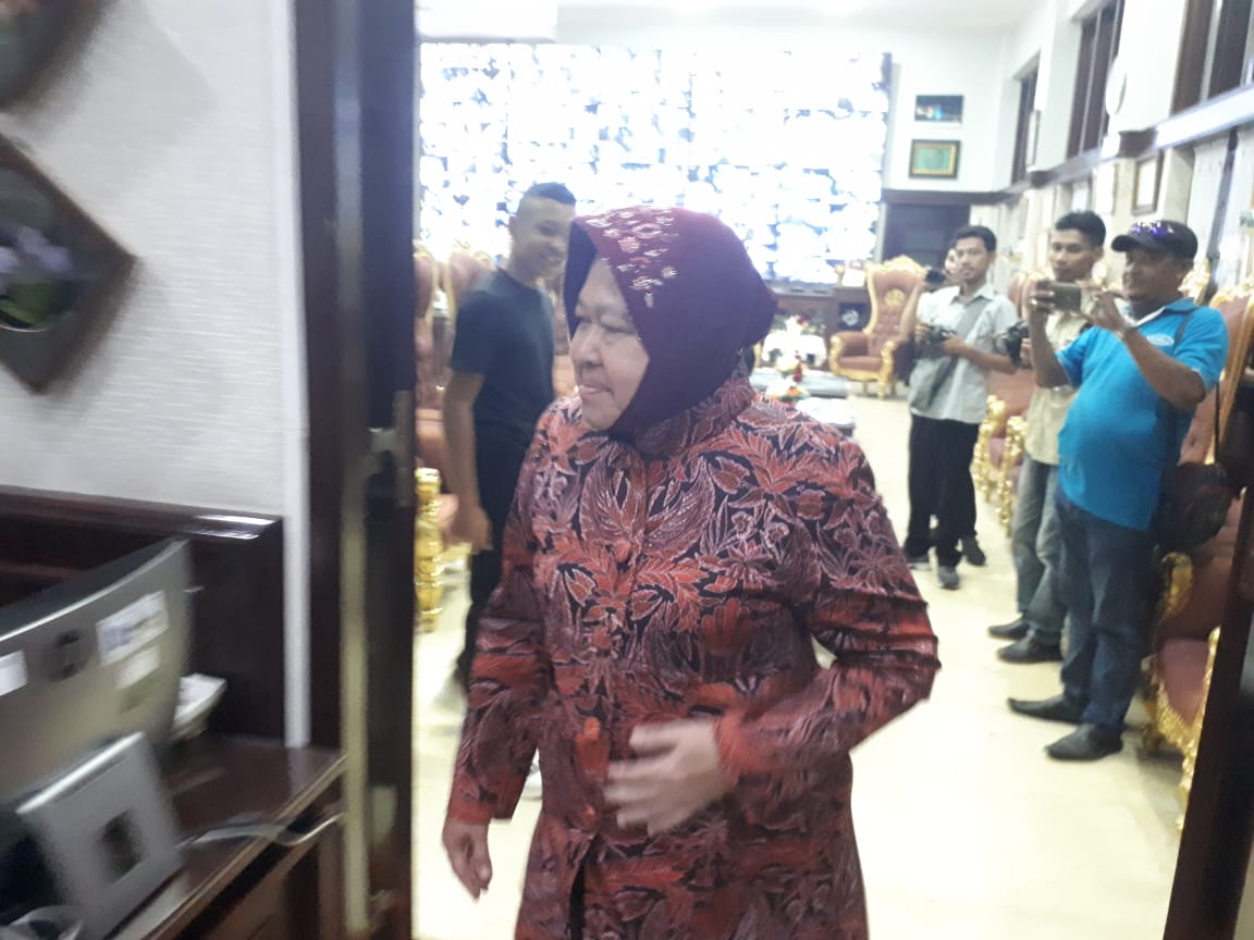 Risma di ruang kerjanya. Selasa, 7 Mei 2019. (Foto: Alief/ngopibareng.id)