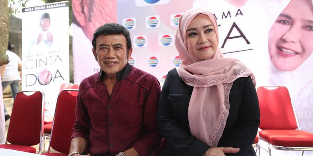 Ilustrasi; Rhoma Irama bersama isterinya, Ricca Rachim. (Foto: ist/ngopibareng.id)