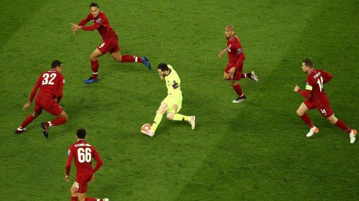 Lionel Messi tak berdaya di Stadion Anfield.