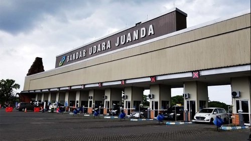 Pintu masuk Bandara Juanda. (Foto: Ant)