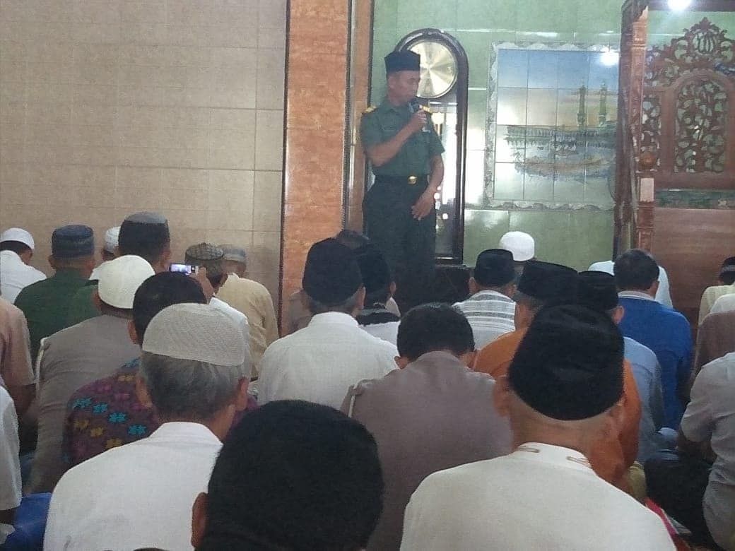 Danramil Pralon Saat Silaturahmi Di Masjid Al Mujahidin