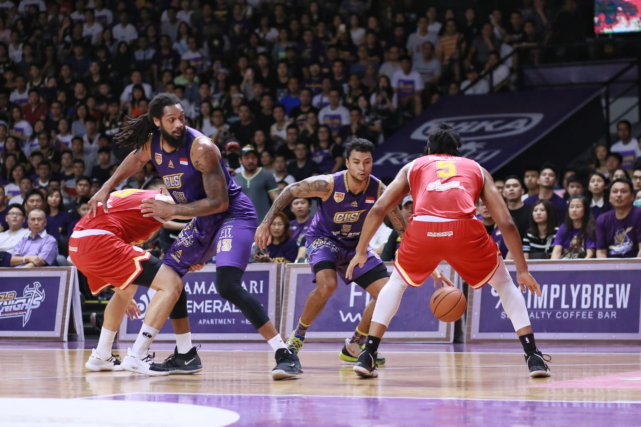 CLS Knights vs Singapore Slinger. (Foto: Istimewa)