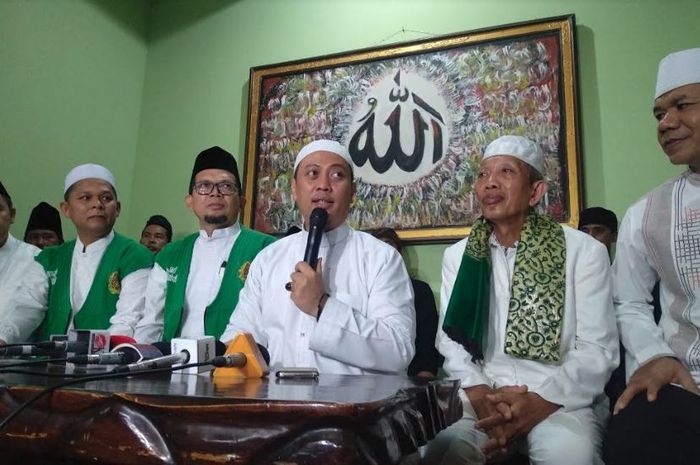 Opick bersama Dewan Ulama Thariqah Indonesia.