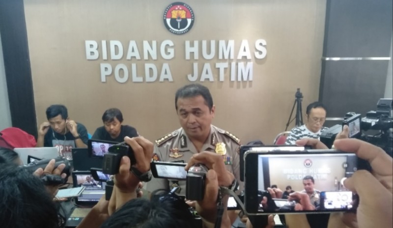 Kabid Humas Polda Jatim Kombes Pol Frans Barung Mangera. (Foto: Farid/ngopibareng.id) 