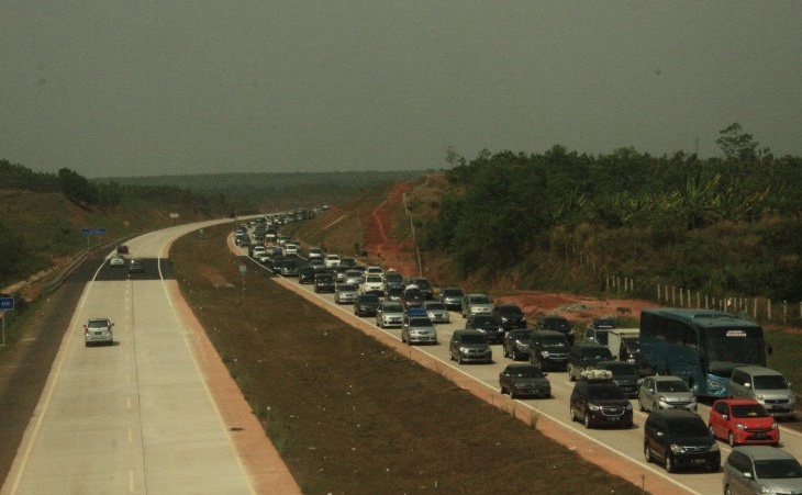 Kepadatan Tol Cipali. (Foto: dok/antara)