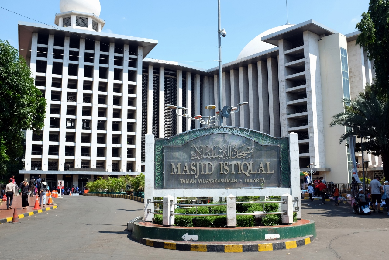 Renovasi masjid tak akan mengganggu fungsi utama masjid sebagai tempat ibadah.