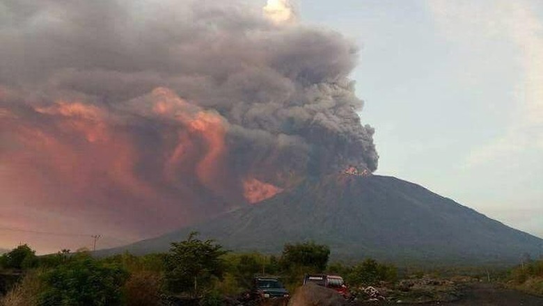 Ilustrasi. Gunung Agung kembali meletus, Sabtu 18 Mei, pukul 02.09 WITA