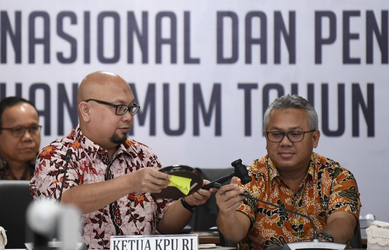 KPU RI saat melakukan rekapitulasi penghitungan suara Papua Barat beberapa waktu . (Foto: Antara)