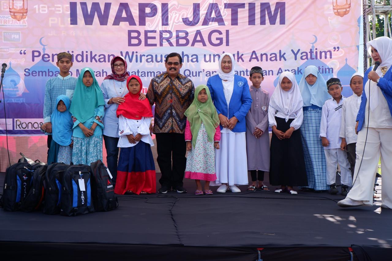 IWAPI Jatim gelar bazar ramadan dan santunan anak yatim, Minggu, 19 Mei 2019. (Foto: Dok IWAPI)