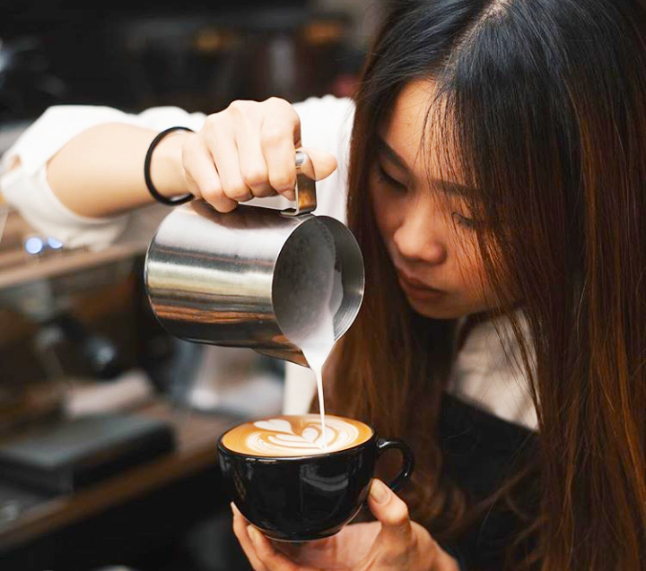 Noritachai, Lady Barista di The Coffeenatics. (Foto:Istimewa/The Coffeenatics)