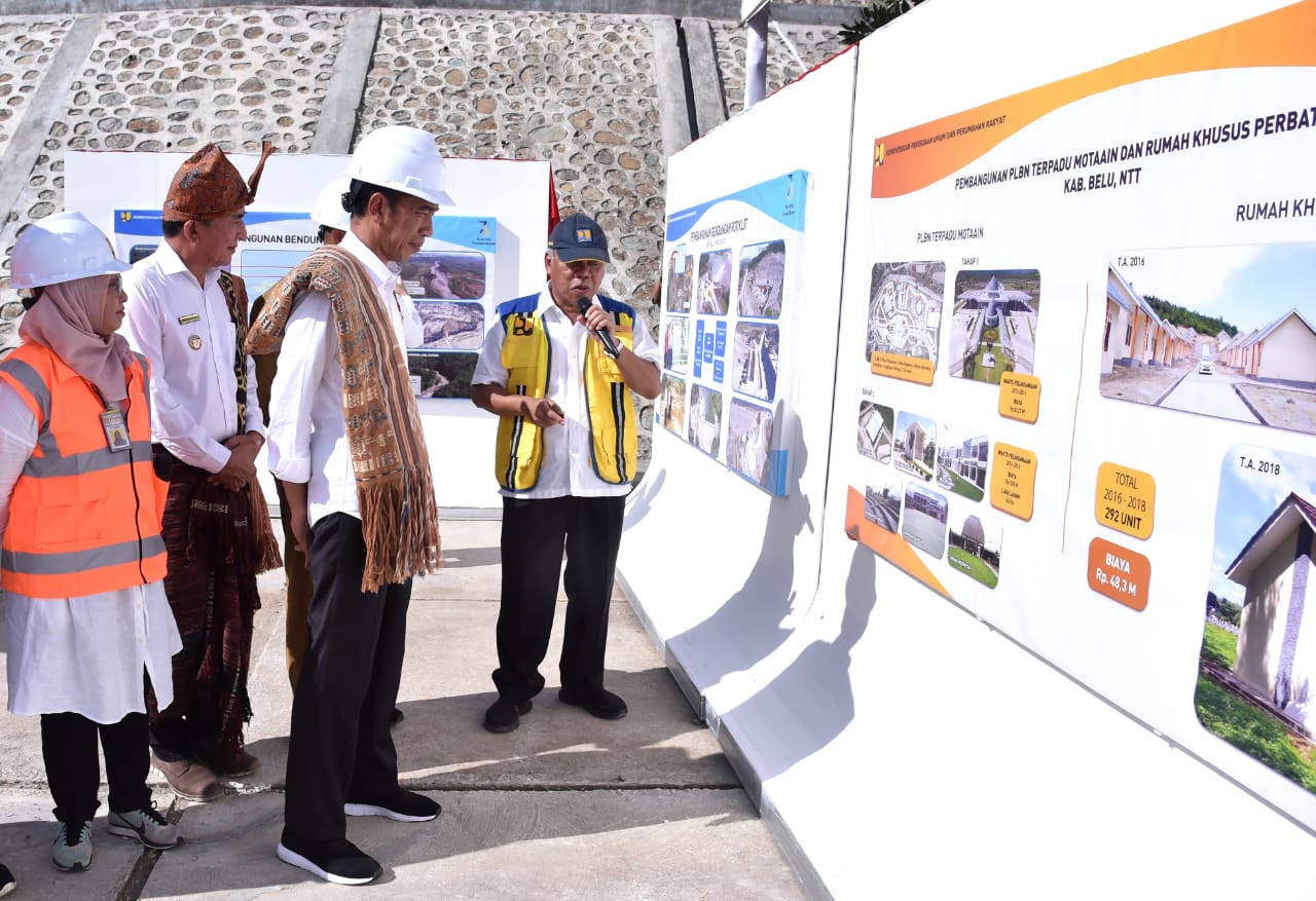 Presiden meninjau proyek yang dikerjakan PUPR di Kabupaten Belu, NTT.