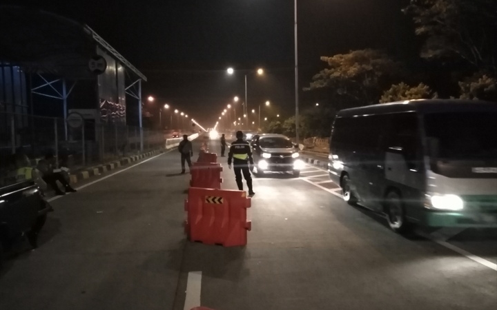 Situasi pengamanan di Jembatan Suramadu, Selasa 21 Mei 2019. (Foto: Farid/ngopibareng.id)