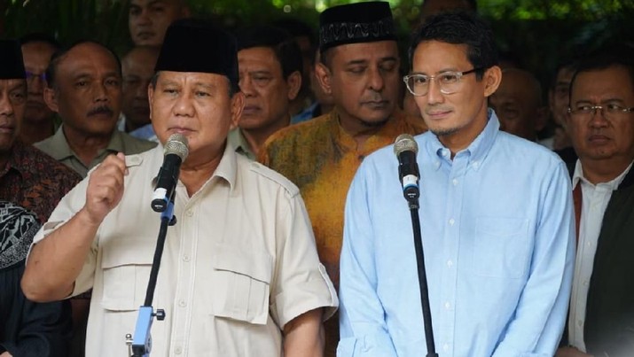 Prabowo Subianto didampingi Sandiaga Uno saat memberikan konferensi pers di rumahnya Jalan Kertanegara IV, Jakarta Selatan. (Foto: Istimewa)