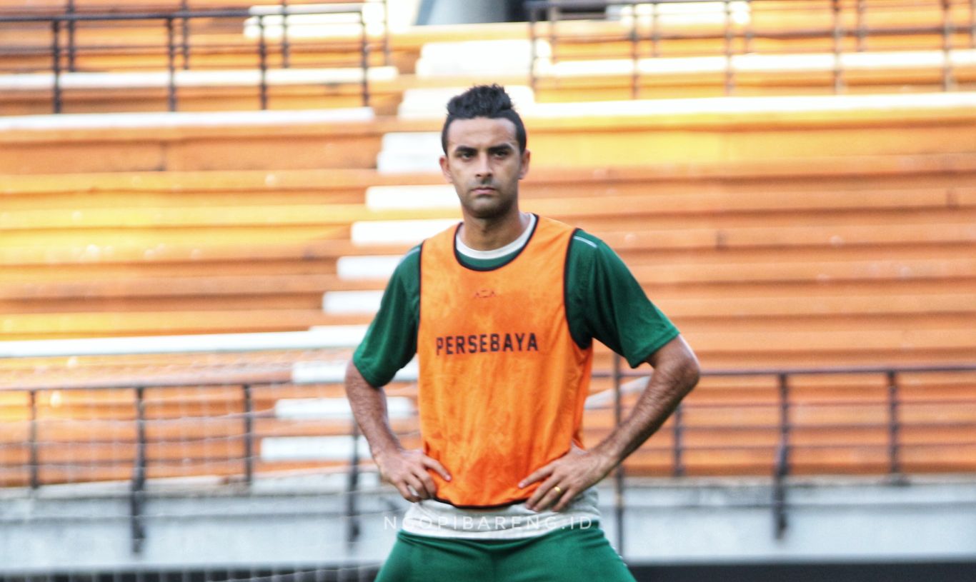 Bek Persebaya, Otavio Dutra. (foto: Haris/ngopibareng.id)