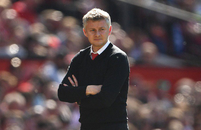 Manajer Manchester United, Ole gunnar Solksjaer, alihkan bidikan ke bek tengah Benfica. (Foto: Twitter/@ManUtd)