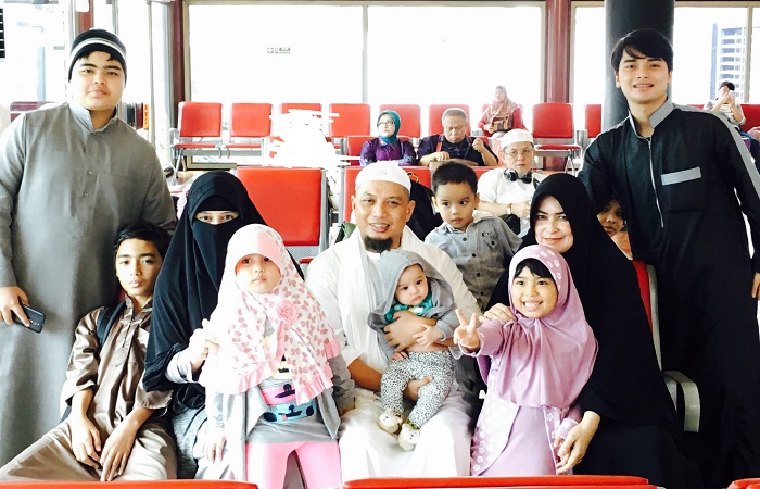 Keluarga besar mendiang ustadz Arifin Ilham.