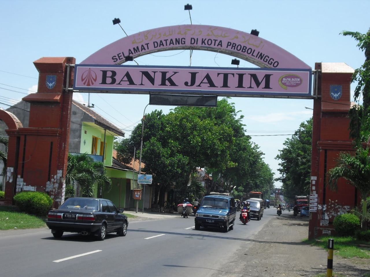 JALUR Pantura Probolinggo ini diwarnai ‘jalur tengkorak’ karena rawan kecelakaan. (Foto: Ikhsan/ngopibareng.id)