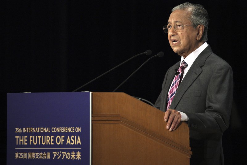 Perdana Menteri Malaysia Mahathir Mohamad berpidato dalam Konferensi International ke-25 Future Of Asia di Tokyo, 30 Mei 2019. (Foto: rts/ant)