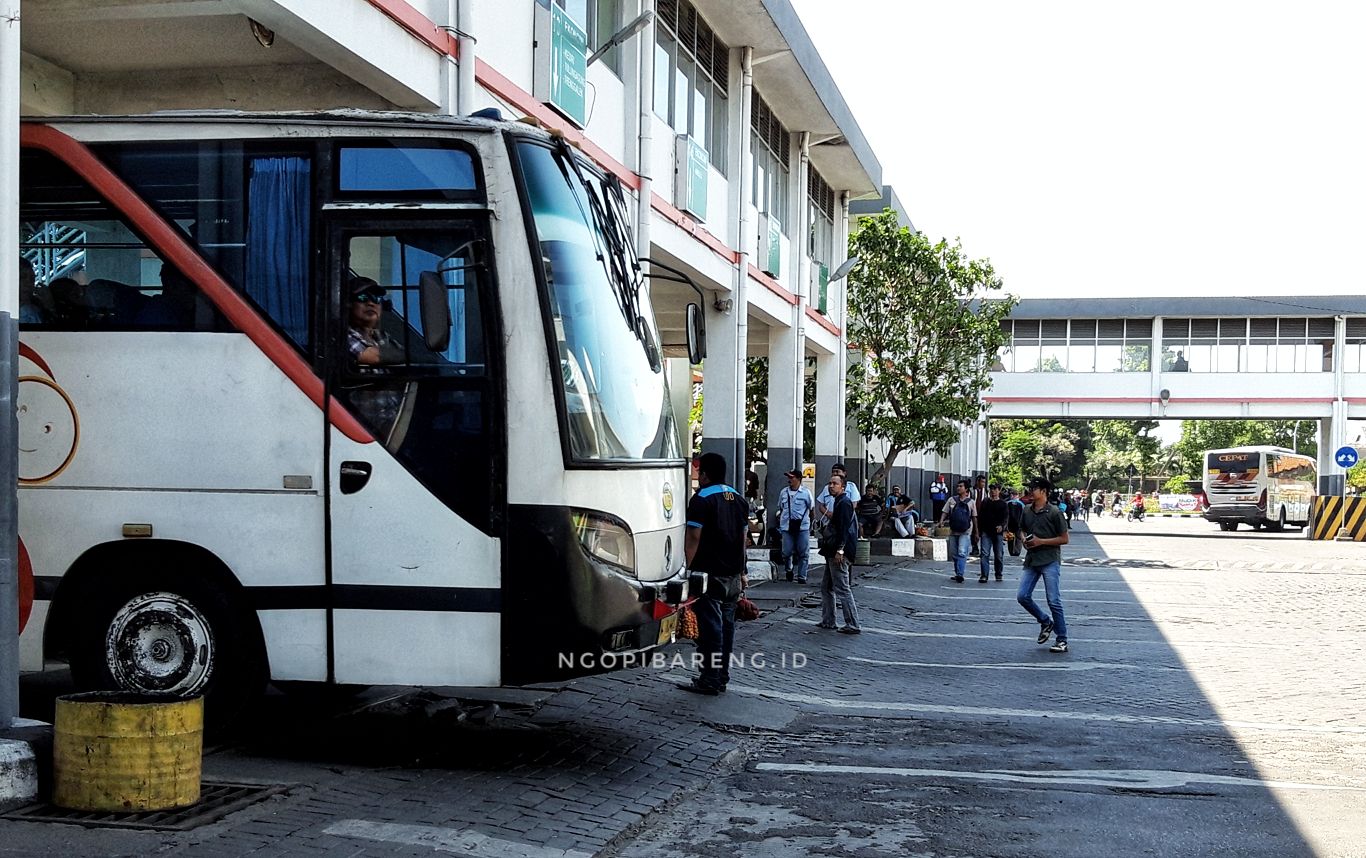 Terminal Purabaya, Surabaya. (foto: Haris/ngopibareng.id)