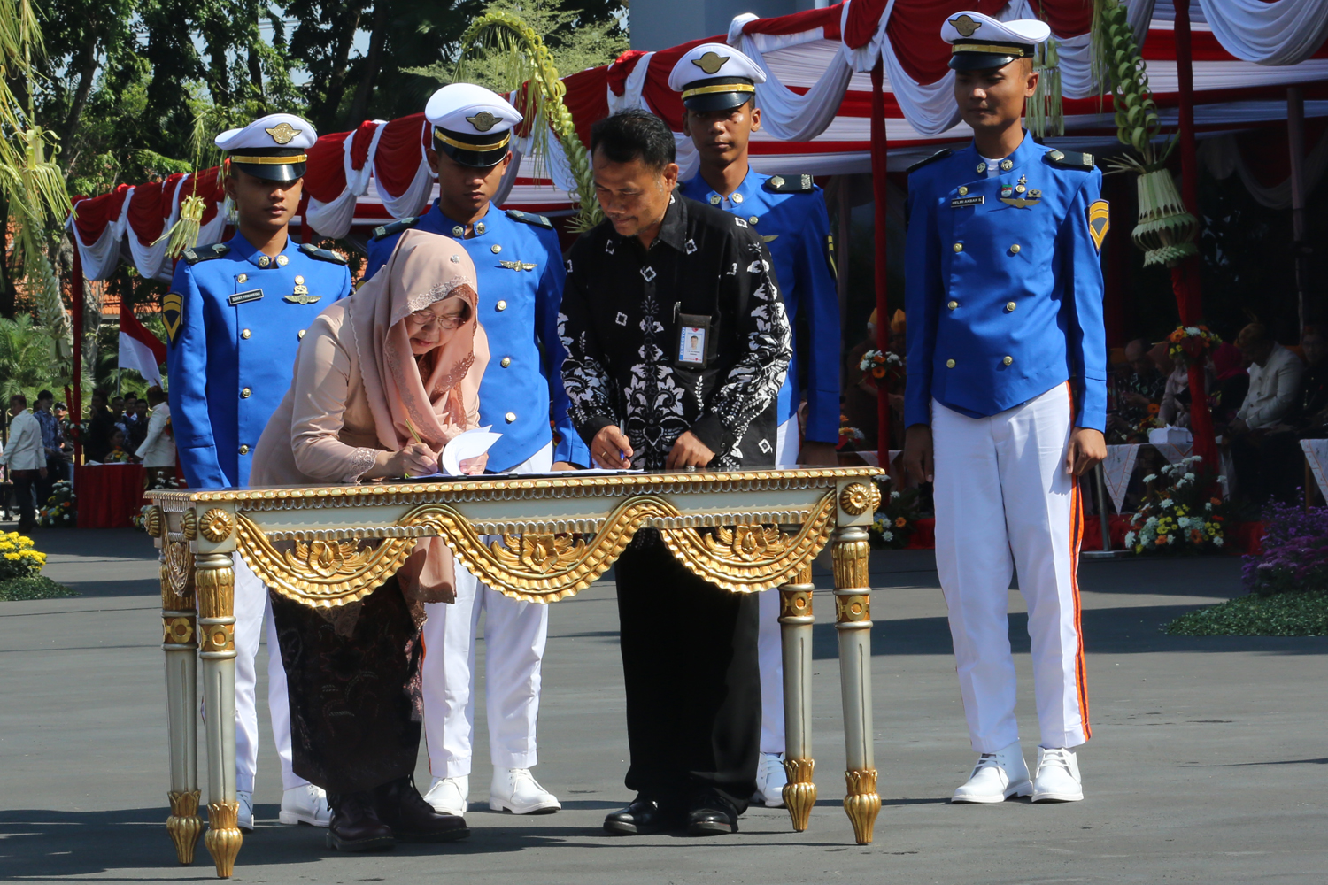 Penandatanganan MOU antara Pemkot Surabaya dengan Lion Air Group. (Foto: dok. Pemkot)