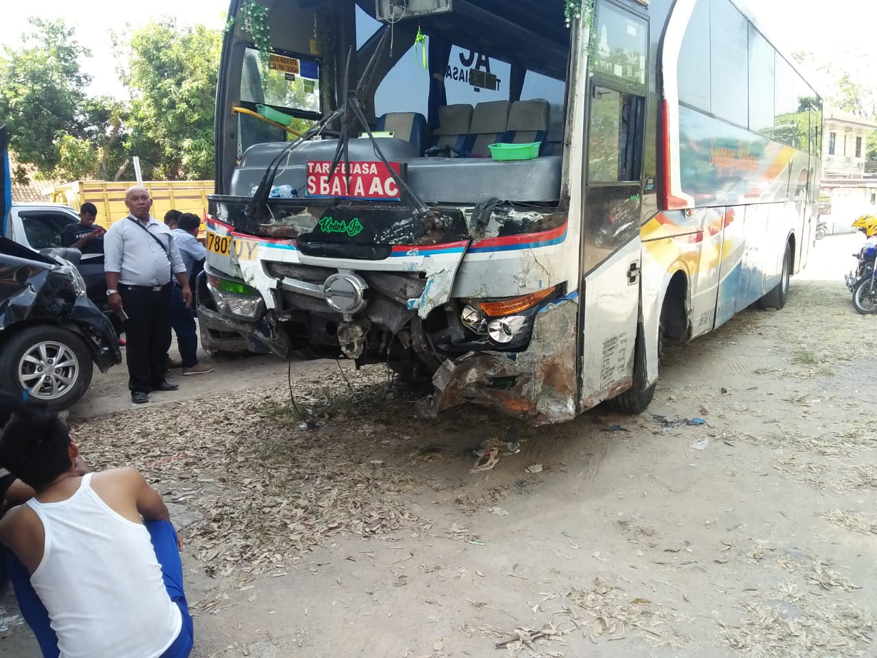 Bis wis dipinggirno, untunge gak sampek diobong massa. (Foto:Istimewa/Said Masykuri)