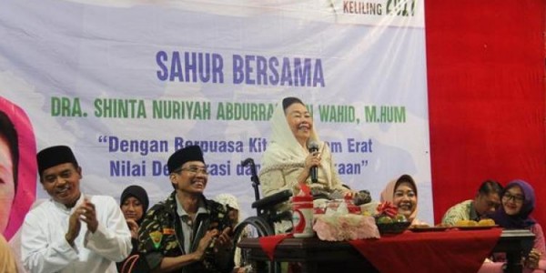 Nyai Sinta Nuriyah Wahid buka puasa bersama di Universitas Ma’arif Hasyim Latief (Umaha), Ngelom, Taman, Sidoarjo. (Foto: nu for ngopibareng.id)