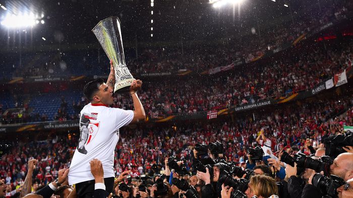 Jose Antonio Reyes saat menjuarai Liga Europa bersama Sevilla. Pemain Spanyol itu tutup usia akibat kecelakaan mobil pada Sabtu, 1 Juni 2019. (Foto: Getty Images/David Ramos)