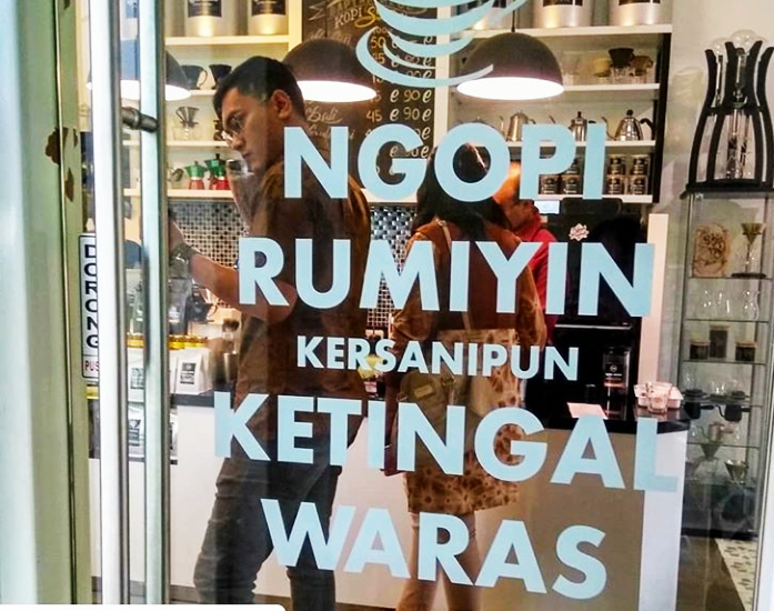 Sudah? Apa belum? Apanya yang sudah apa belum? Kewarasannya? Sebuah tagline unik di Nggone Mbahmu Coffee Roastery, Klaten. (Foto:Istimewa/dok Nggone Mbahmu)