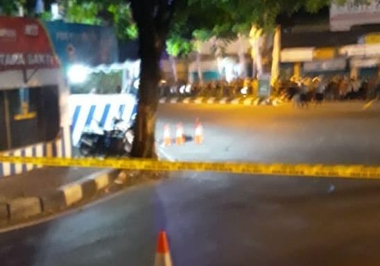 lokasi ledakan telah diberi garis polisi. (Foto: Netizen)