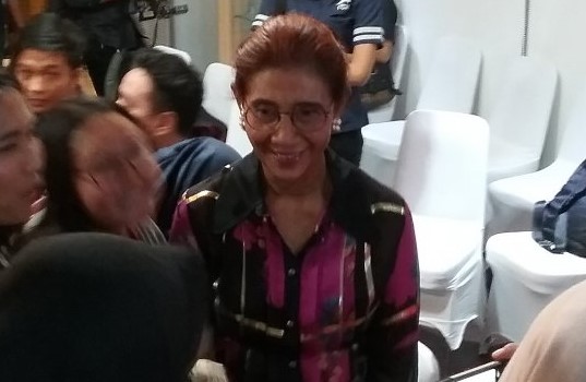 Menteri Kelautan dan Perikanan Susi Pudjiastuti saat acara Open House di rumah dinasnya di Kompleks Widya Chandra, Jakarta, Kamis 6 Juni 2019 malam. (Foto: Ant)