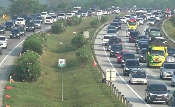 Ruas Tol Cipali di Subang mulai padat arus lalu lintas. (Foto:Antara)